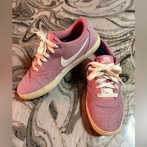 Nike SB-Pink Low-top Sneakers